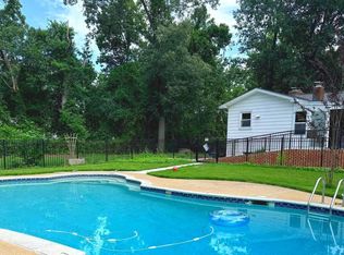 833 Meadow Rd, Severn, MD 21144