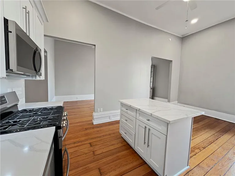 841 Royal St #2A — Photo 24