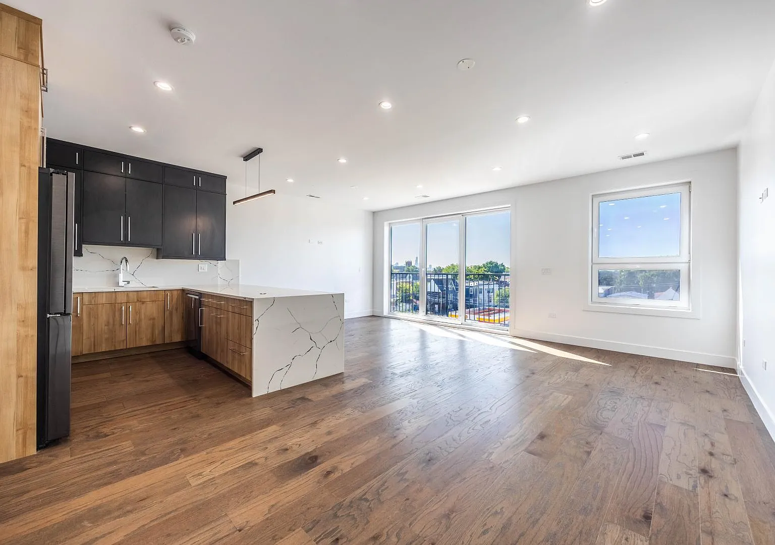 3008 West Belmont Avenue #4 — Photo 1