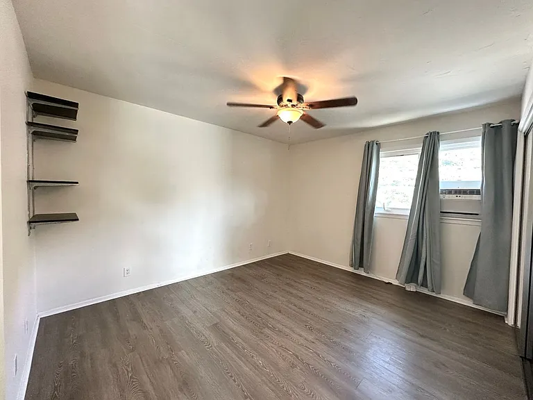 1058 Awawamalu St #E — Photo 2