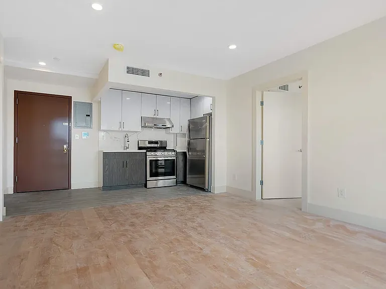 2301 41st Ave #2A — Photo 4