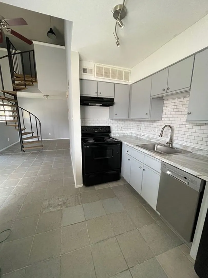 Cute Loft - Close to Downtown — Photo 4