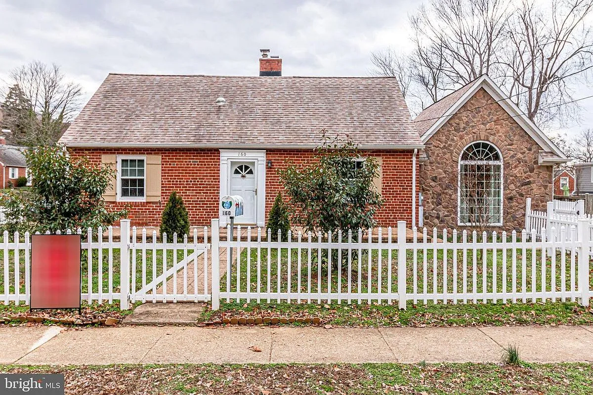 3 bed, 2.0 bath, 1616 sqft, $4,000 — Photo 1