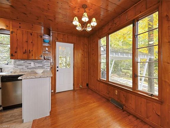 3rd image of 24 Belle Flower Cir