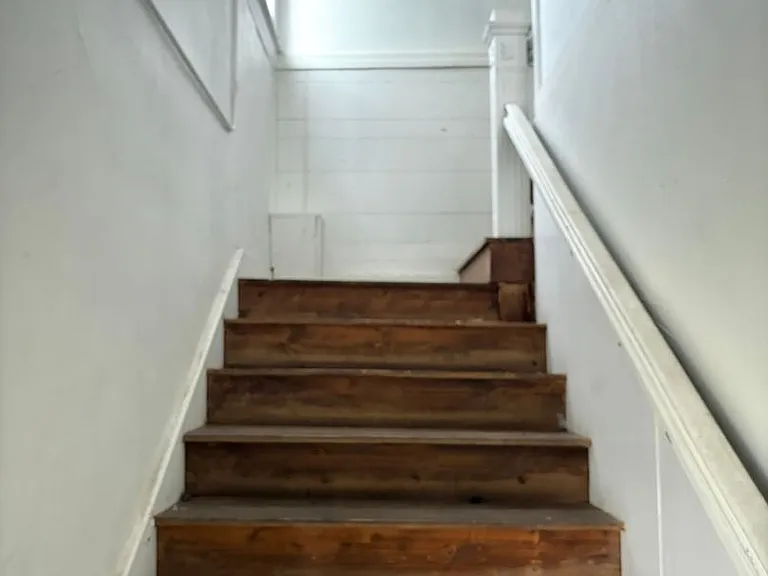 724 W Elm St — Photo 51