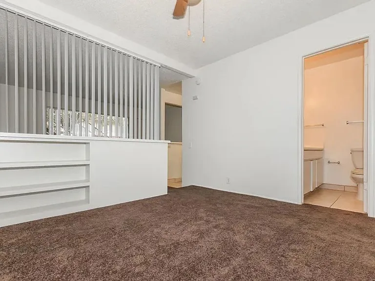 Pacific Terrace — Photo 20