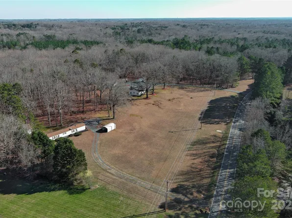 3009 Forest Lawn Dr, Matthews, NC 28104