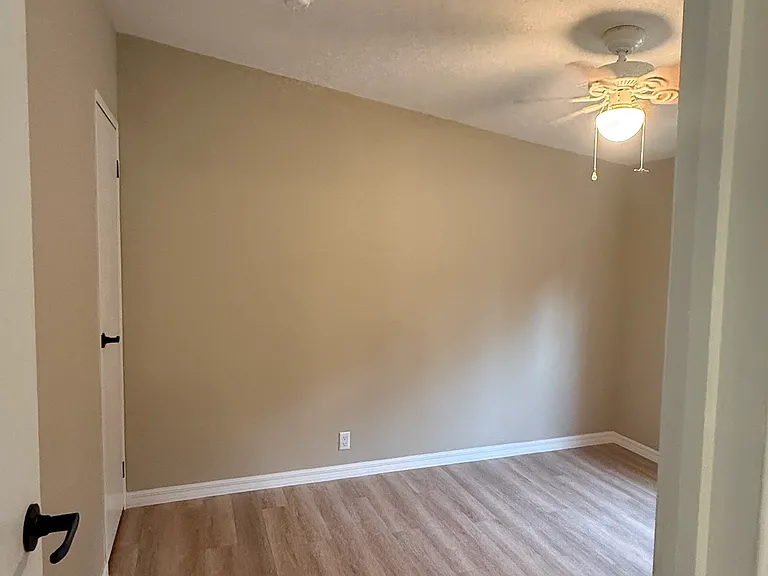 232 SW Dingo Way — Photo 4