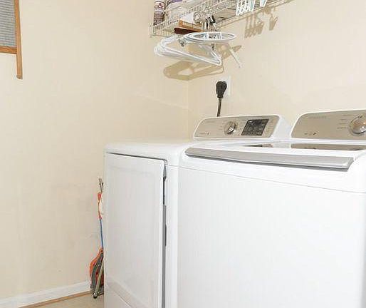 4th image of 4860 Eisenhower Ave #74