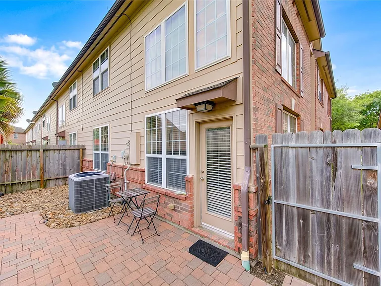 1243 Glenwood Canyon Ln — Photo 42