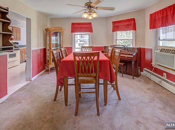 5th image of 61 Dumont Ave