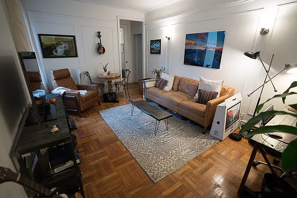 Rented by Dynamik Realty | media 8