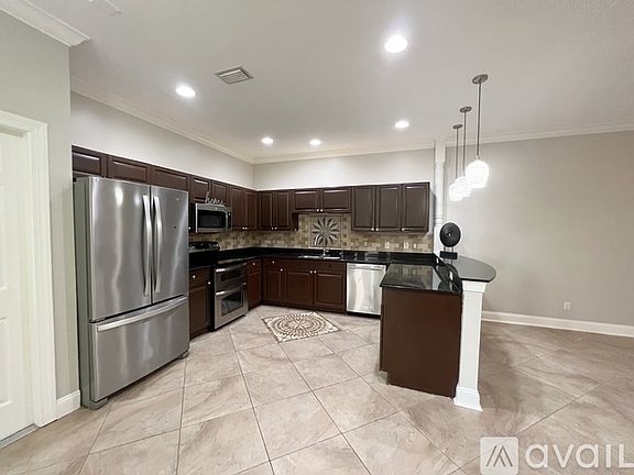 3rd image of 106 Valencia Cir #106