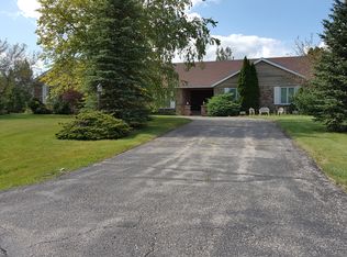 5N362 Hanson Ridge Dr, St Charles, IL 60175