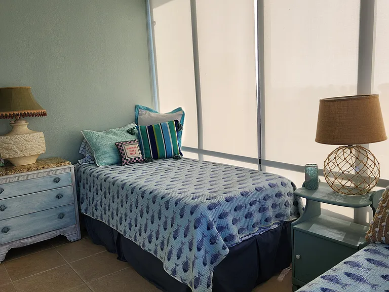 2 extra long twin beds hook together to make another King size bed