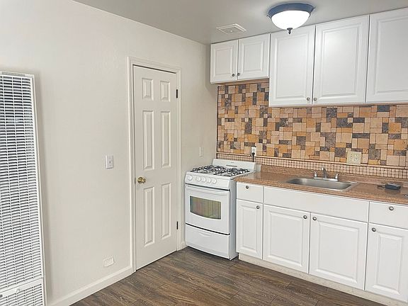3rd image of 1011 & 1007 Center Ave #A