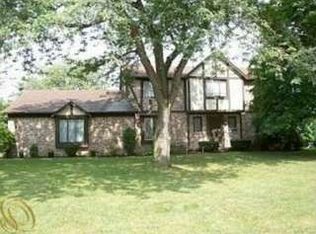 31001 Applewood Ln, Farmington Hills, MI 48331