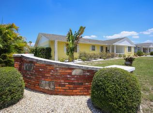 803 Rickenbacker Dr, Sun City Center, FL 33573