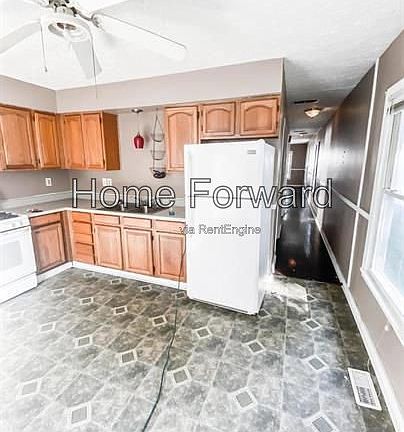 2nd image of 1216 Hammond Ave
