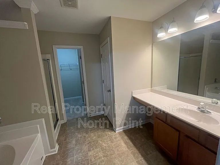 2031 Lakeshore Overlook Dr NW — Photo 20