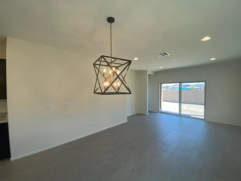 10731 W Dickerson Dr — Photo 3