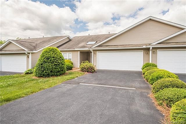 1st image of 265 Castle Creek Dr