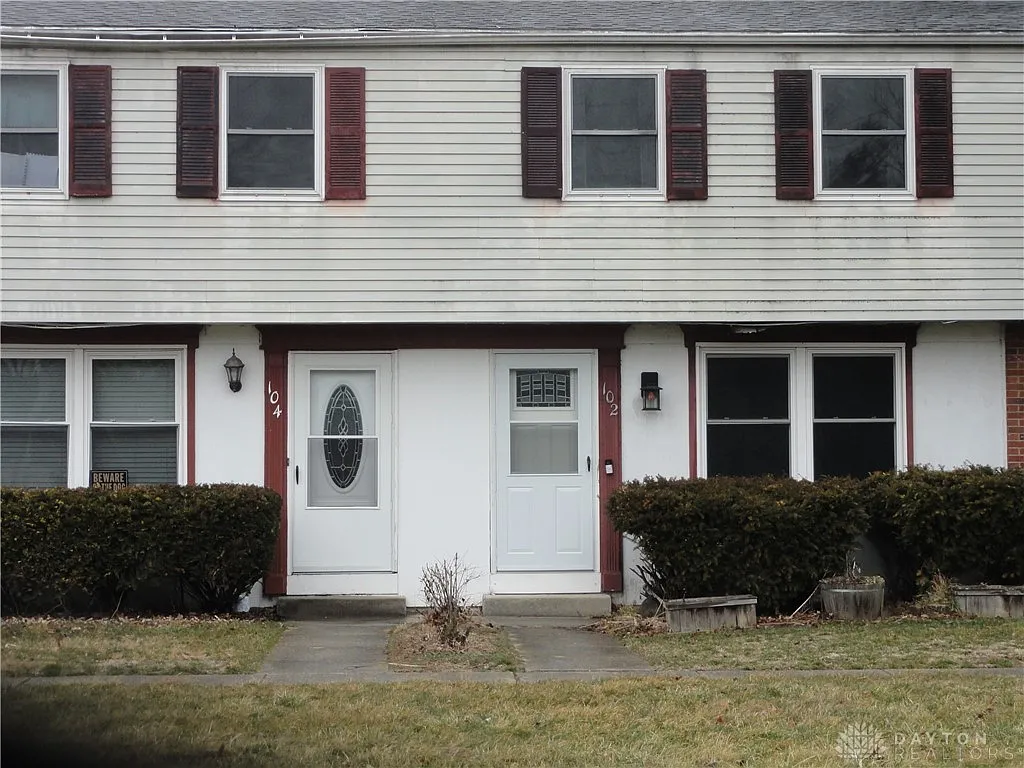 102 Concord Farm Rd photo 1