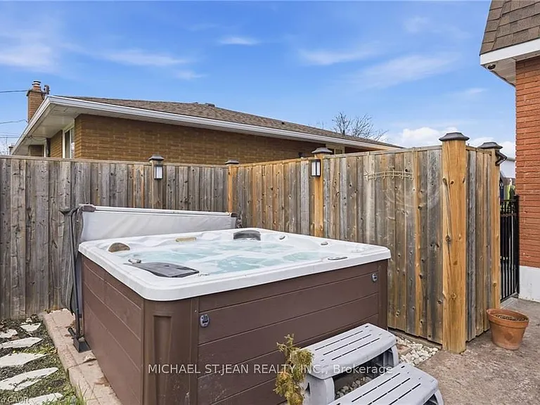 282 Roach Ave — Photo 50