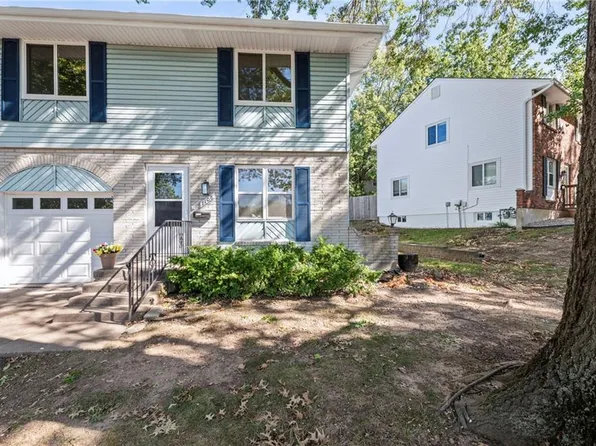 7108 NW Country Club Ln, Kansas City, MO 64152