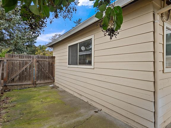 4th image of 2636 Claremont Drive