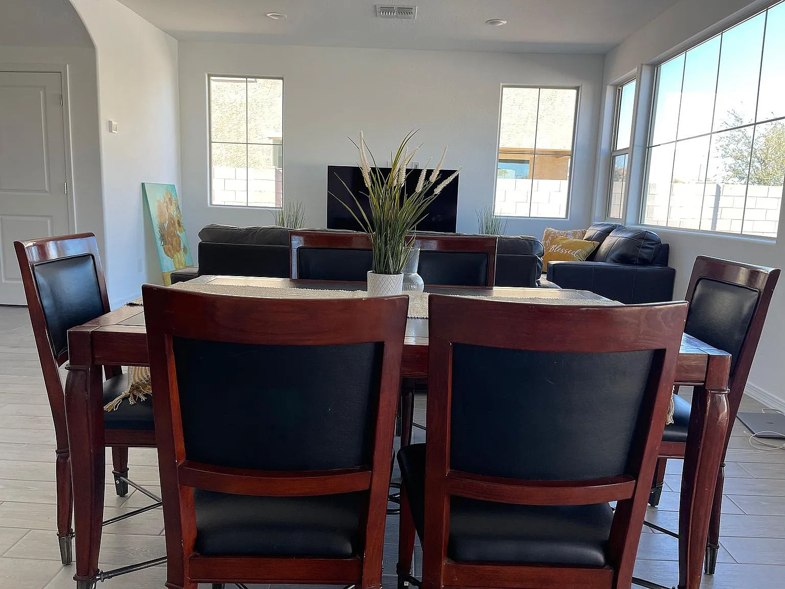 3 bed, 2.5 bath, 2051 sqft, $2,350 — Photo 4