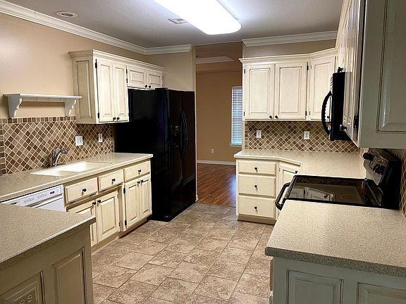 2nd image of 409 Old Forge Dr