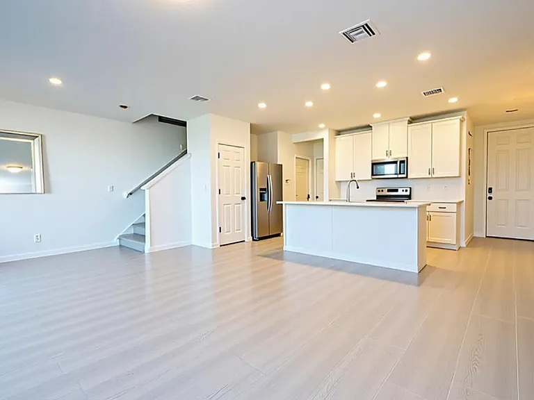 4329 Eagle Trail Bnd — Photo 4
