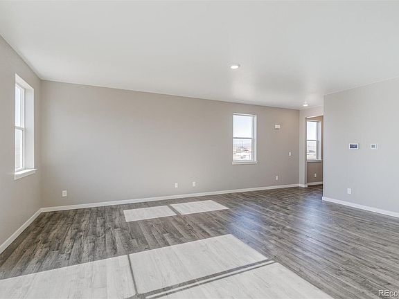 5th image of 1557 Pinnacle Avenue
