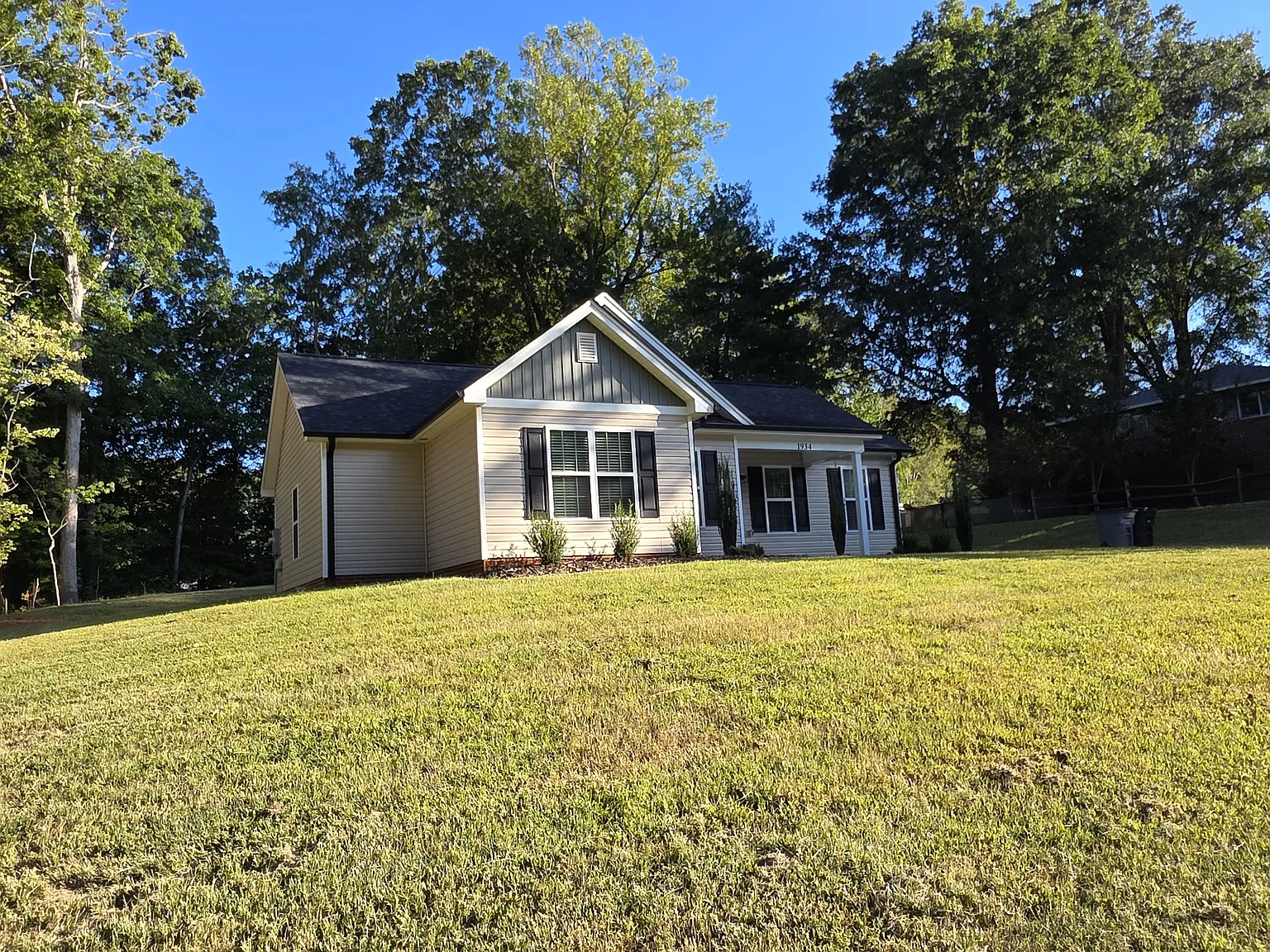 3 bed, 1233 sqft, $1,795 — Photo 2