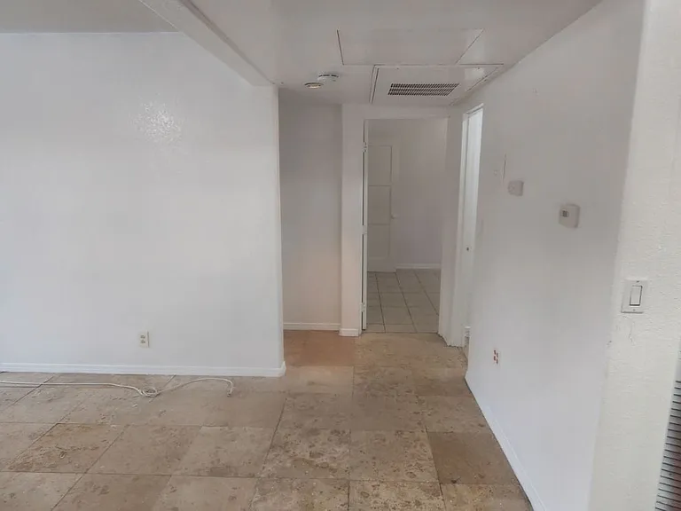 12241 Peach St — Photo 5