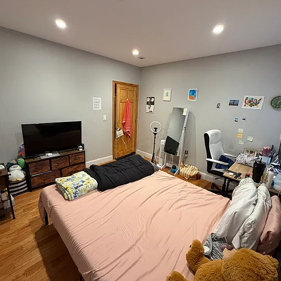 142 Newbury Ave #142 — Photo 9