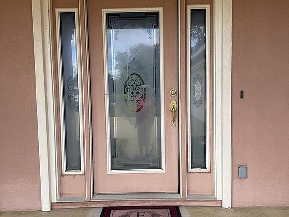 3rd image of 121 Villa Rd