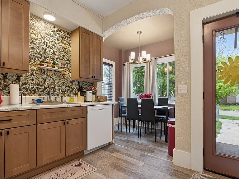 700 Broadway Ave NW #1 — Photo 22