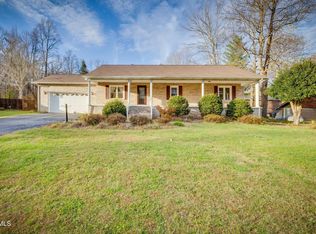 2566 Bob Little Rd, Elizabethton, TN 37643
