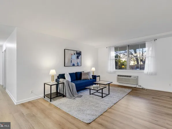 2030 N Adams St APT 303, Arlington, VA 22201