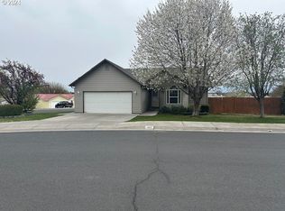 1467 SW Meadow View Dr, Hermiston, OR 97838