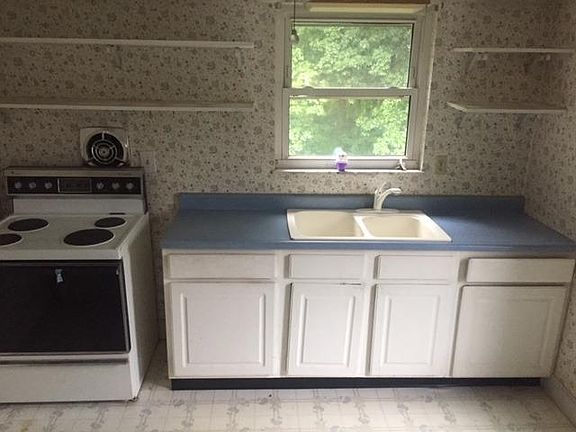4th image of 7130 Clovernoll Dr