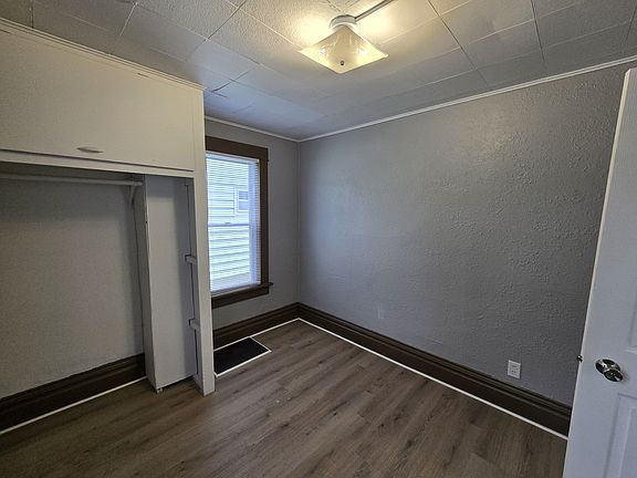 5th image of 716 Fowler St