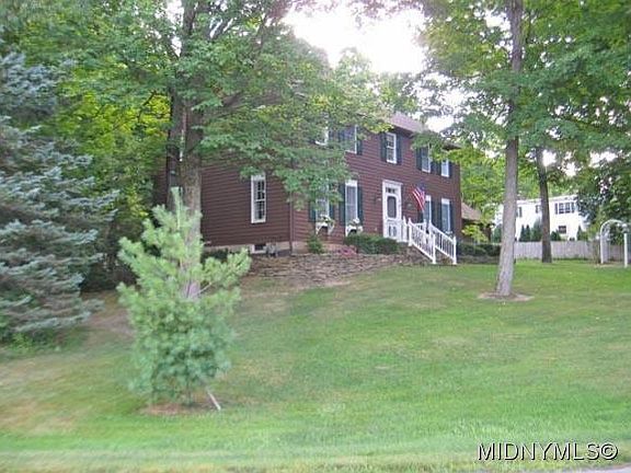 2nd image of 6 Tennyson Cir