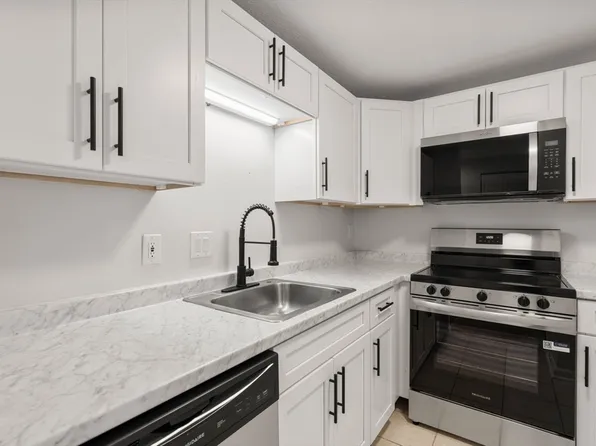 25 Longworth Ave Unit 4, Brockton, MA 02301