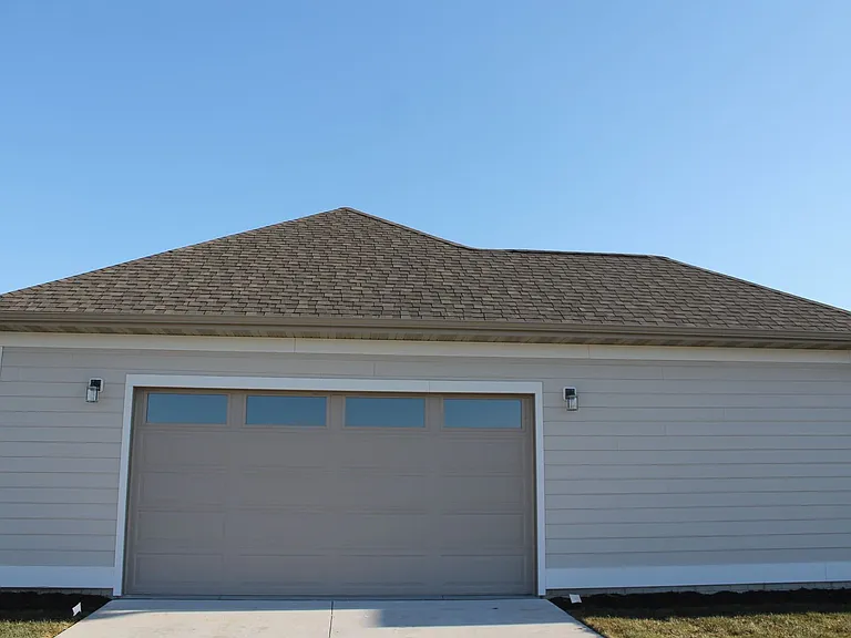 1003 E Maple Ave — Photo 2