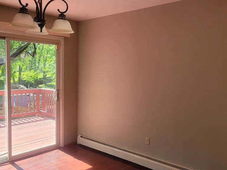3807 Danbury Ct — Photo 4