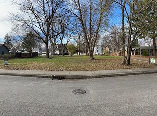 21 McKinley Blvd, Terre Haute, IN 47803