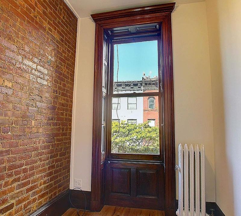 2nd image of 104 W 80th St APT 6